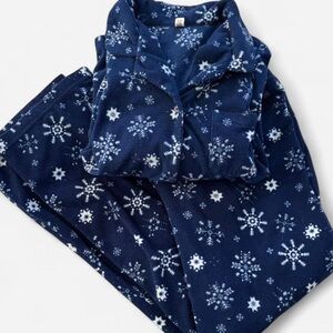 Pink Victoria’s Secret Snowflake Pattern Pajamas